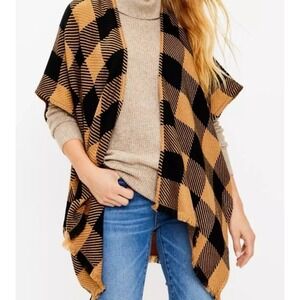 LOFT Ann Taylor Women's Camel Buffalo Plaid Blanket Wrap Size‎ M/L